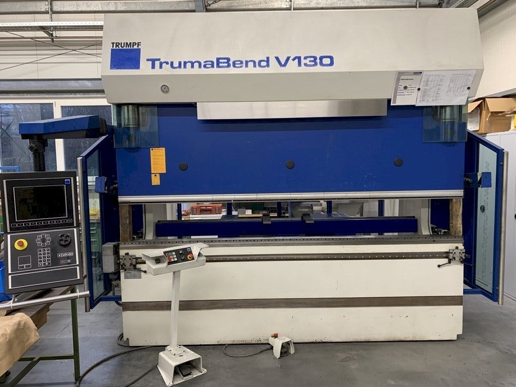 Vista frontal de la máquina Trumpf TrumaBend V130X