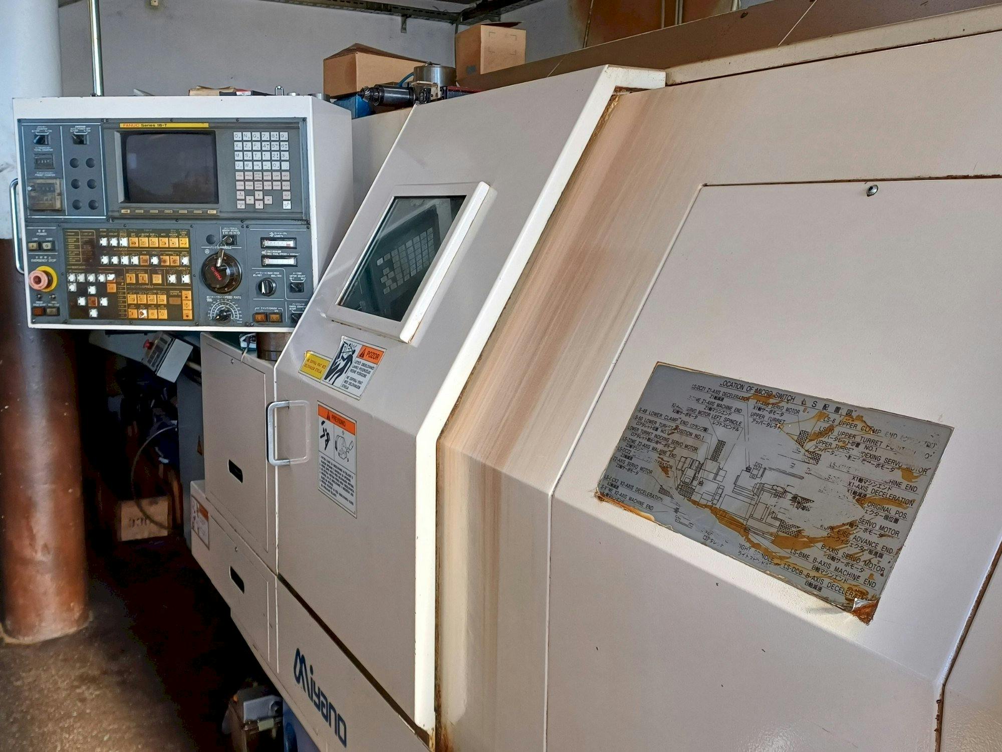 Vista frontal de la máquina Miyano BNE 51S
