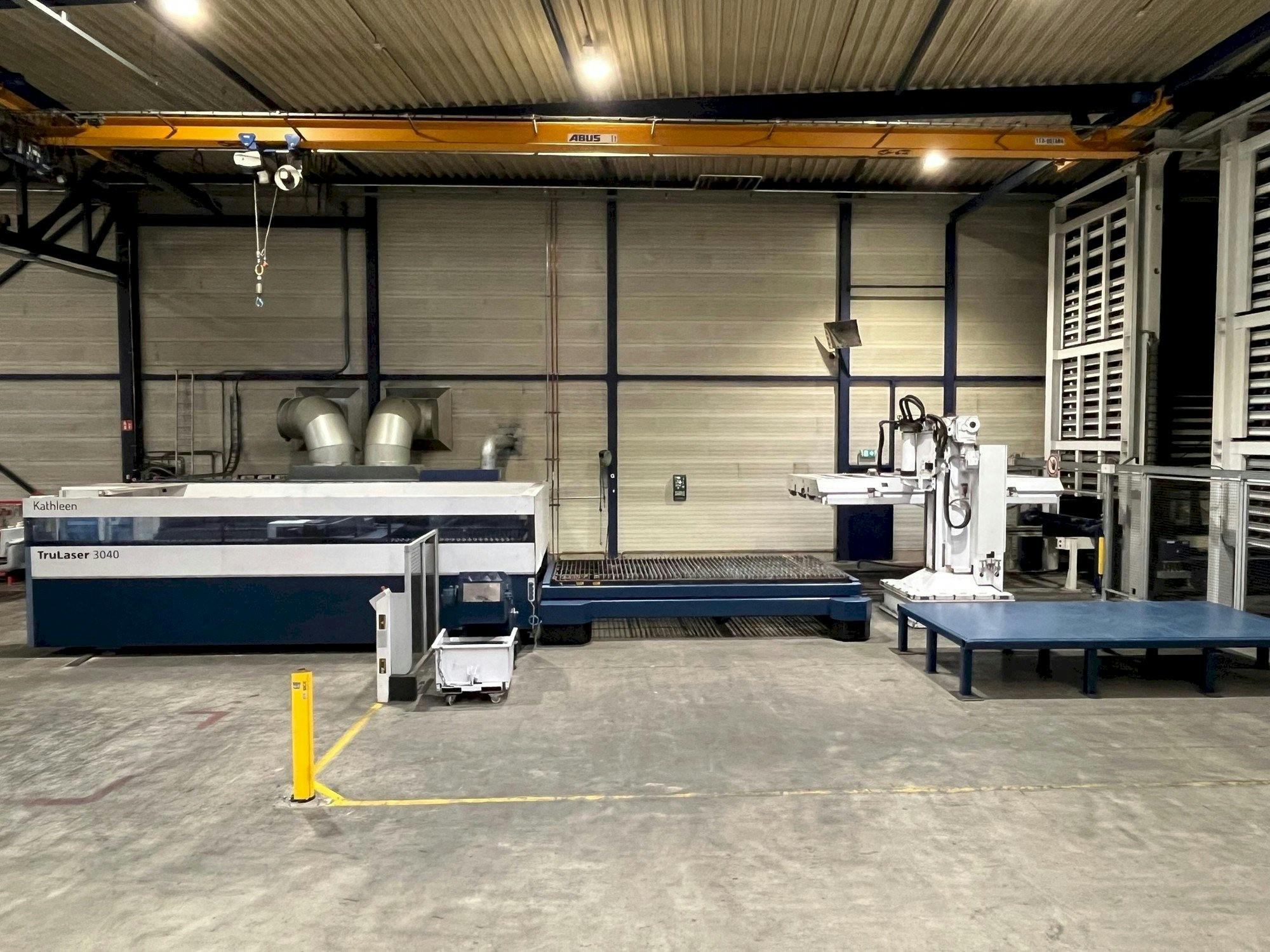 Vista frontal de la máquina Trumpf TruLaser 3040 6kW CO2 + Liftmaster