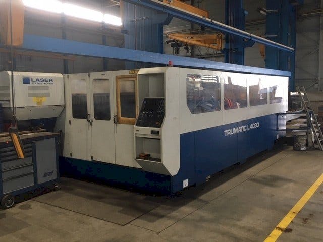 Vista frontal de la máquina Trumpf Trumatic L4030