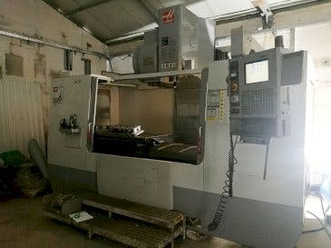 Vista frontal de la máquina HAAS VF-6B/40HE